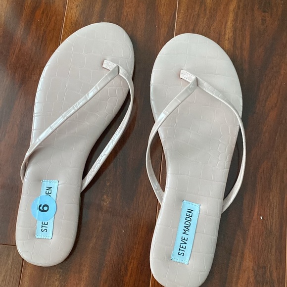Steve Madden Sandals  Light Pink flat Size 9 NWOB Faux Leather (X-10) - Picture 2 of 6